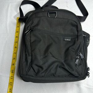 L.L. Bean black zipper lunch bag in excellent condition